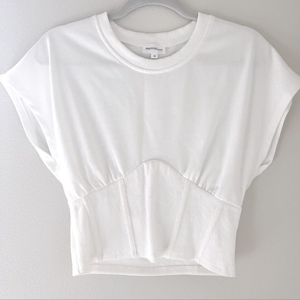 superdown White Top